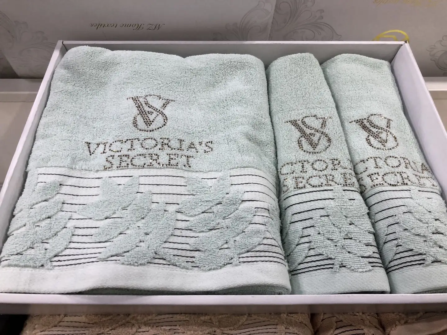 100% cotton cut pile/ jacquard /embroidered towel bath towel set
