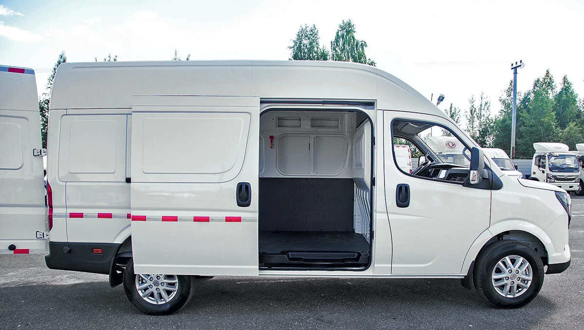 30% Deposit of Brand New Made in China by Dongfeng Yufeng V9E Affordable 4x2 550km Range EV Cargo Van Shuttle EV Bus on Sale