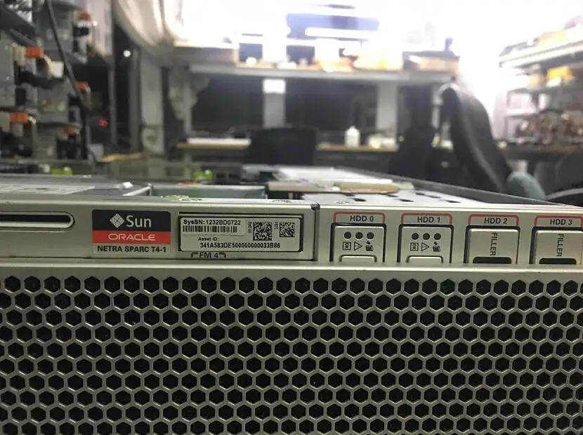 Защита от солнца Oracle Netra T4-1 сервер 4 ядра 2 85 ГГц/32GB/2x300 Гб