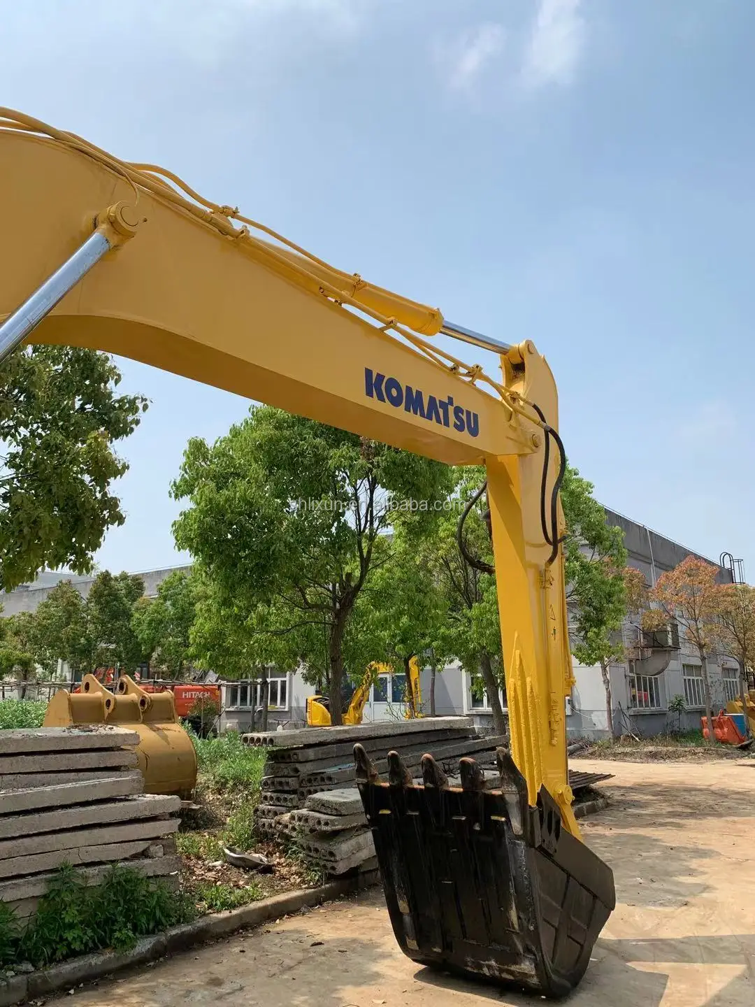 Japan original Used Komatsu pc220-8 excavators 22tons Second hand machine 22tons used komatsu pc220 crawler excavators used