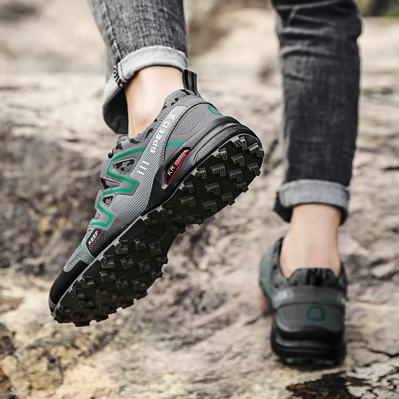 
2021 New Arrivals Men Fashion Camo Waterproof Trekking Hiking Shoes 