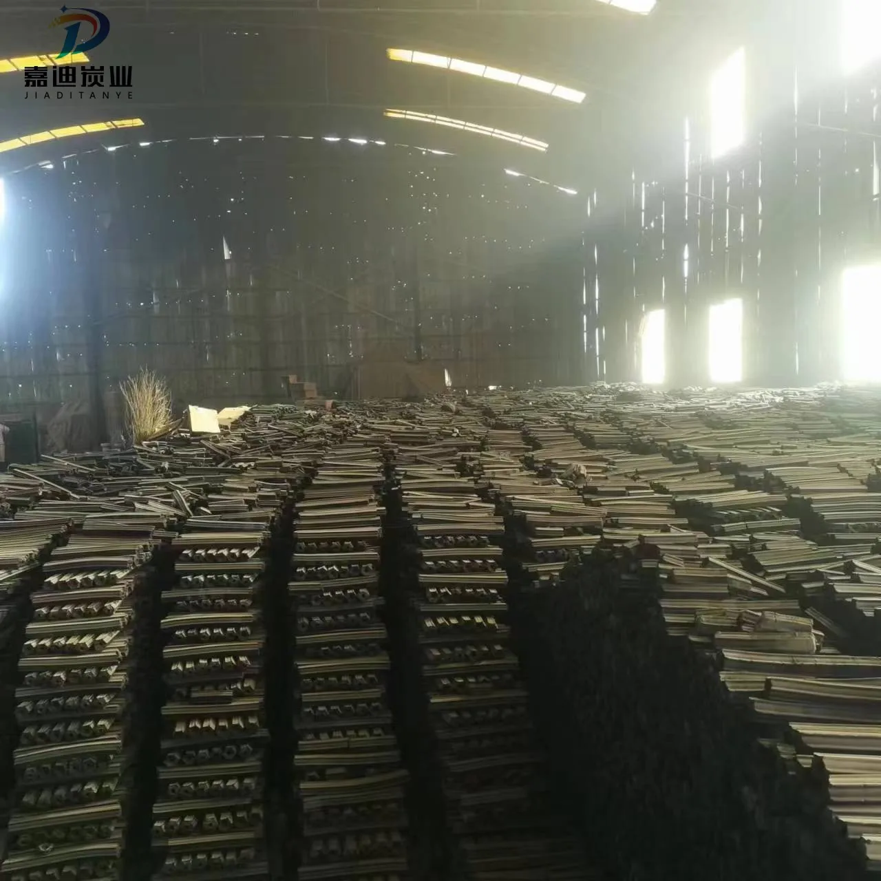 Wholesale Hardwood Charcoal for BBQ No Smoke for Indoor/Camping Cooking Steel and Corten Material Gas Fuel