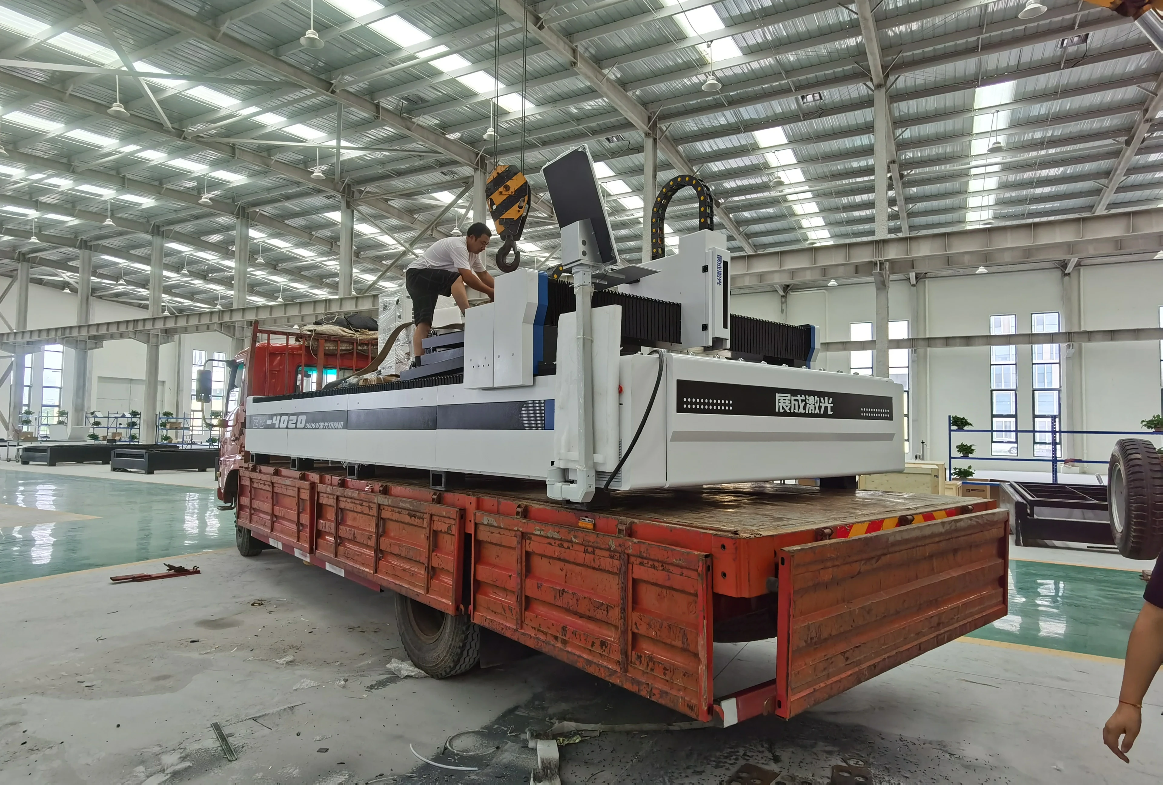 Fiber Laser Cutting Machine 1000W 2000W 3000W Industry CNC Metal Sheet Cutter Stainless Steel / Aluminum / Copper / Iron