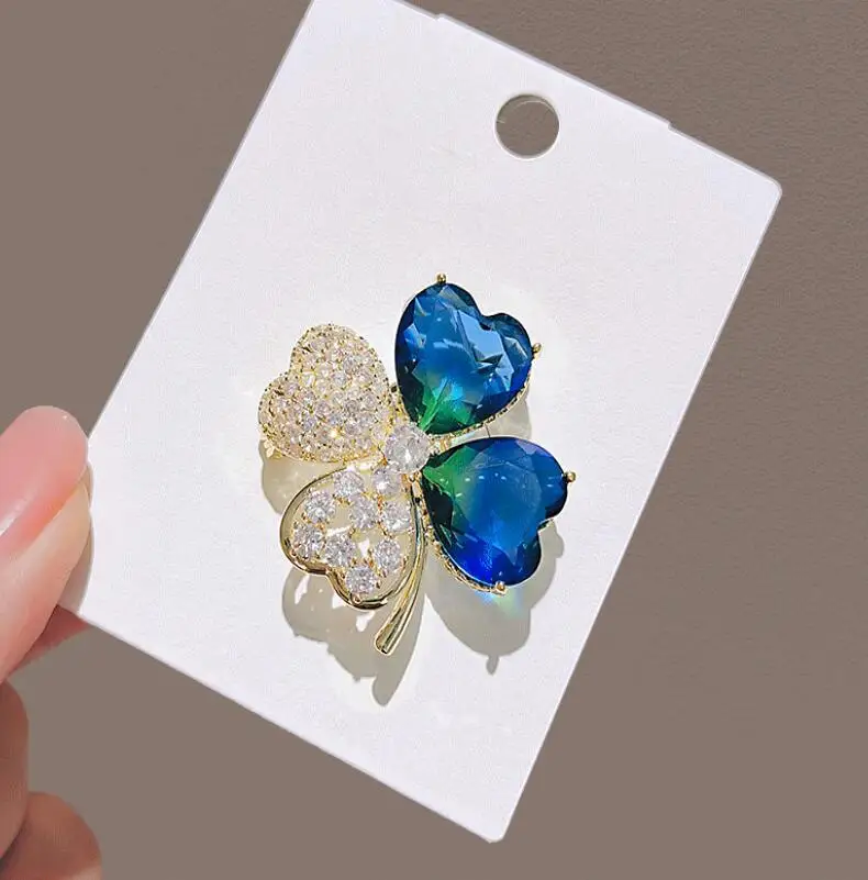 Wholesale Fashion Brooch Jewelry Crystal Olive Fancy Green Four-leaf Clover Rhinestone Brooches For Women