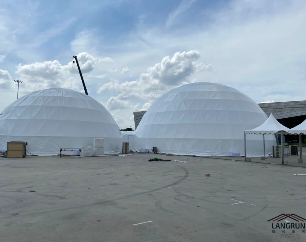 Langrun Wholesale Luxury Comfort Waterproof Hemispherical Dome Tent Steel Tube Prefabricated Geodesic Glamping Dome Yurt Tents