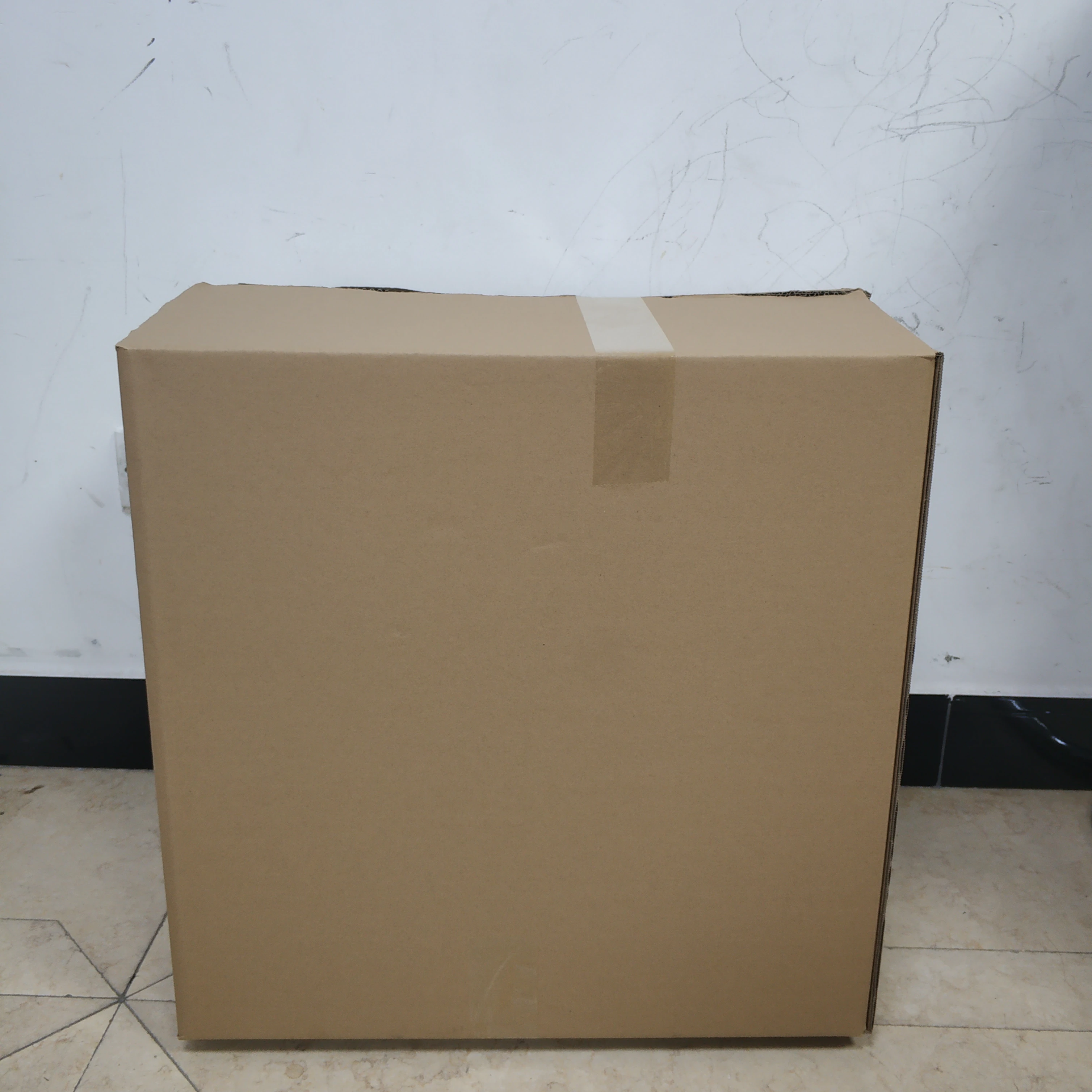 Доставка мастер коробка в коричневом цвете