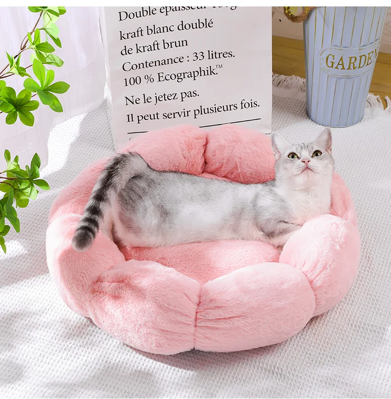 Wholesale Custom Luxury Plush Flower Shaped Cat Cozy Pet Bed furniture Warm Plush Eco-friendly Pet Bed Dog and Cat