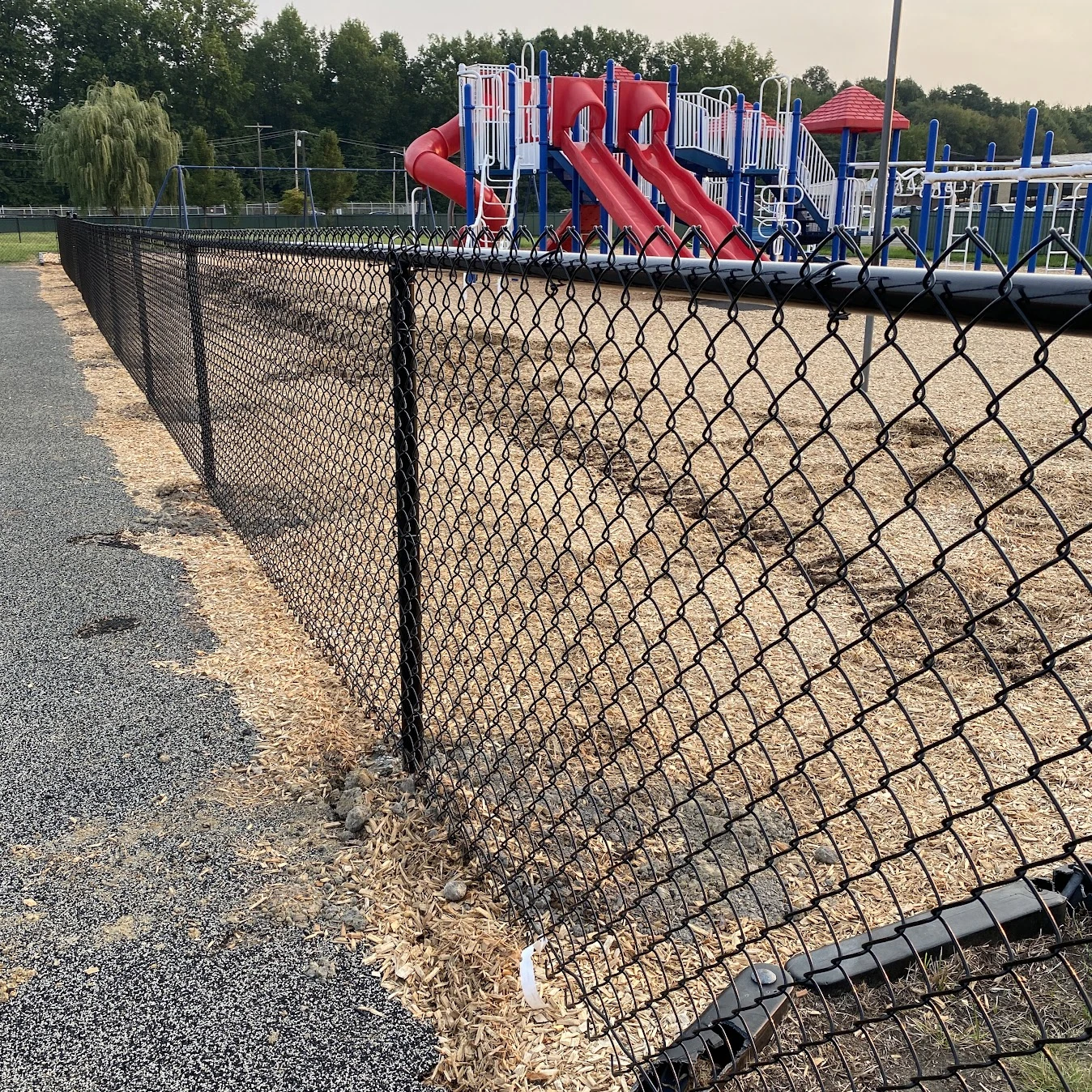 Green chain link fence prices cheap producer 4ft  6ft 8ft  wholesale wire chain link fence accessories fittings