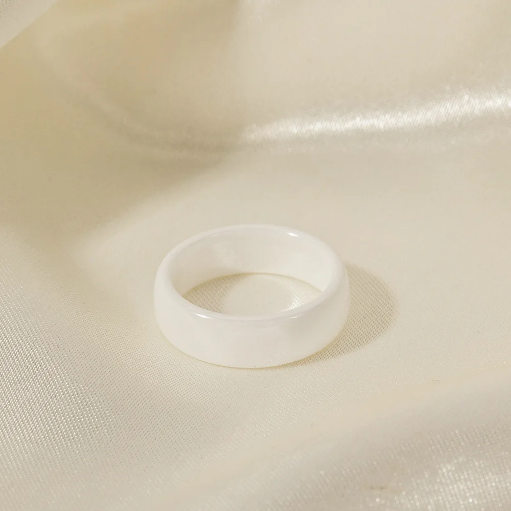 Hypoallergenic 6MM Wide Ceramic Ring Elegent Jewelry Multiple Colours Facet Custom Ceramic Rings For Women