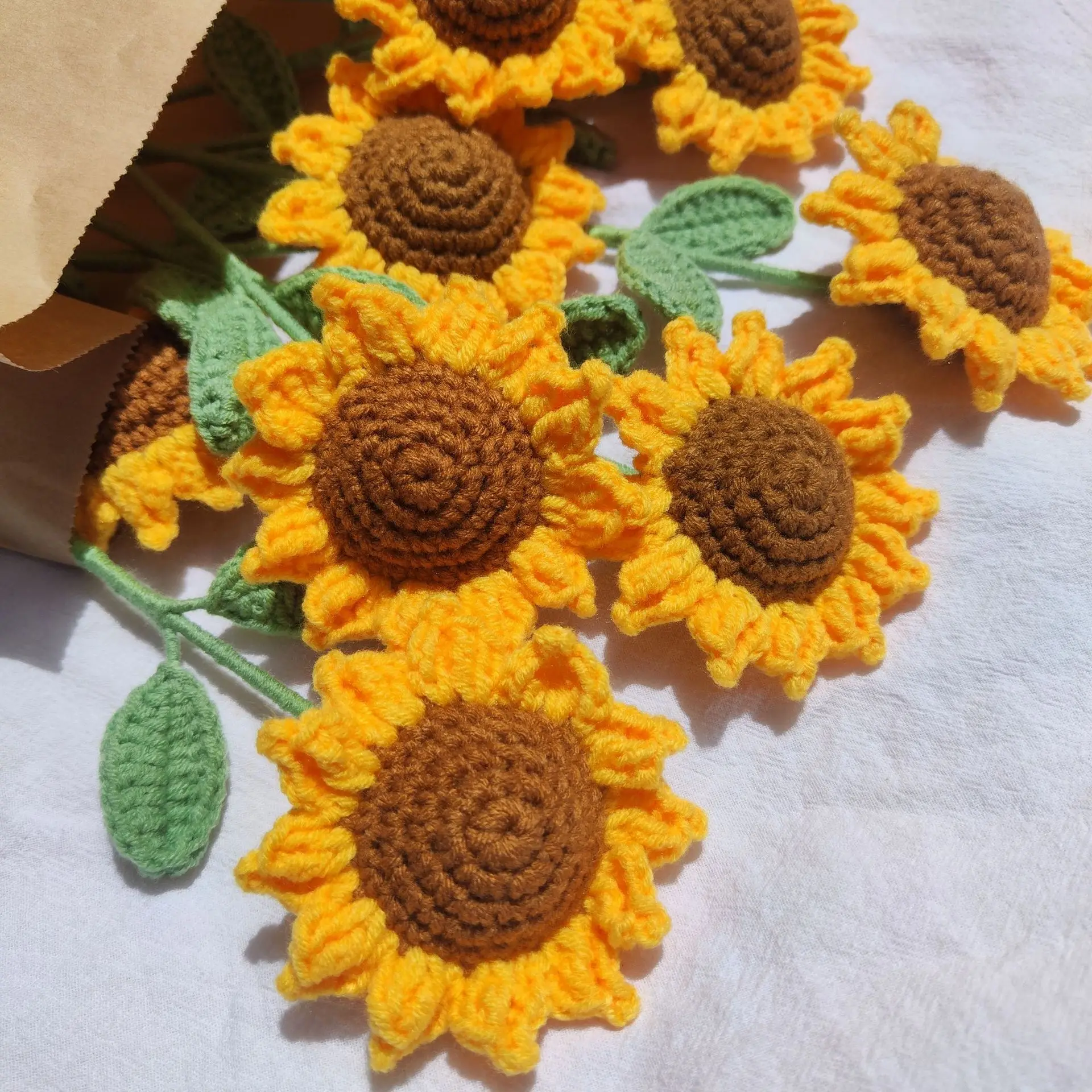 Graduation Season Gift Crochet Sunflower Gifts 15 Inch Handmade Knitted Daisy Flowers for Decoration Home Table Wedding