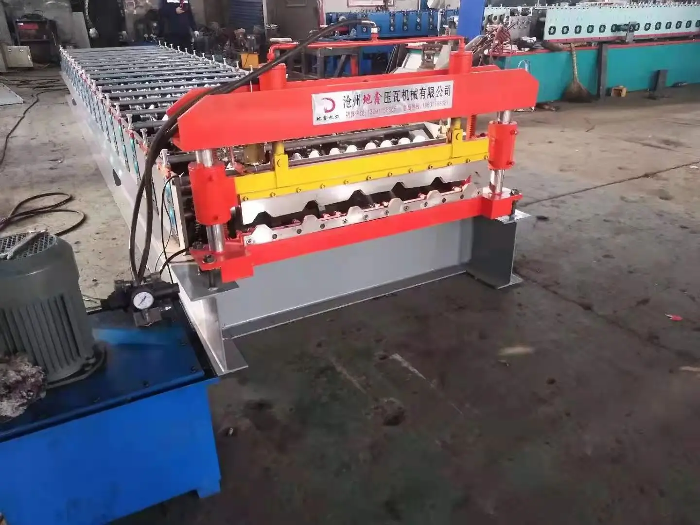 Trapezoidal profile steel Roofing and Wall Sheet Roll Forming Machine/Roof Tile Making Machine
