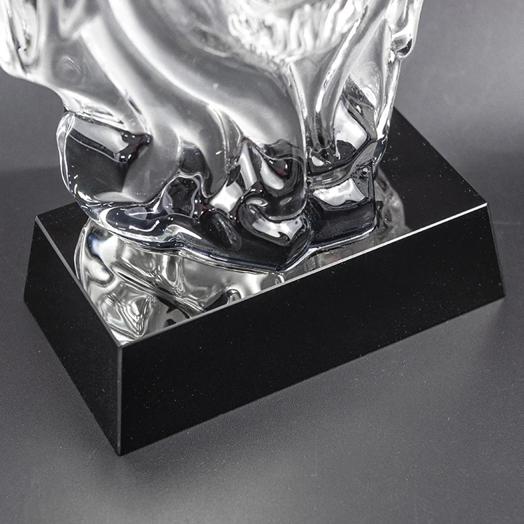 NEW design 3D laser engraved clear animal art craft crystal lion head with black base K9 crystal lion trophy award for souvenirs