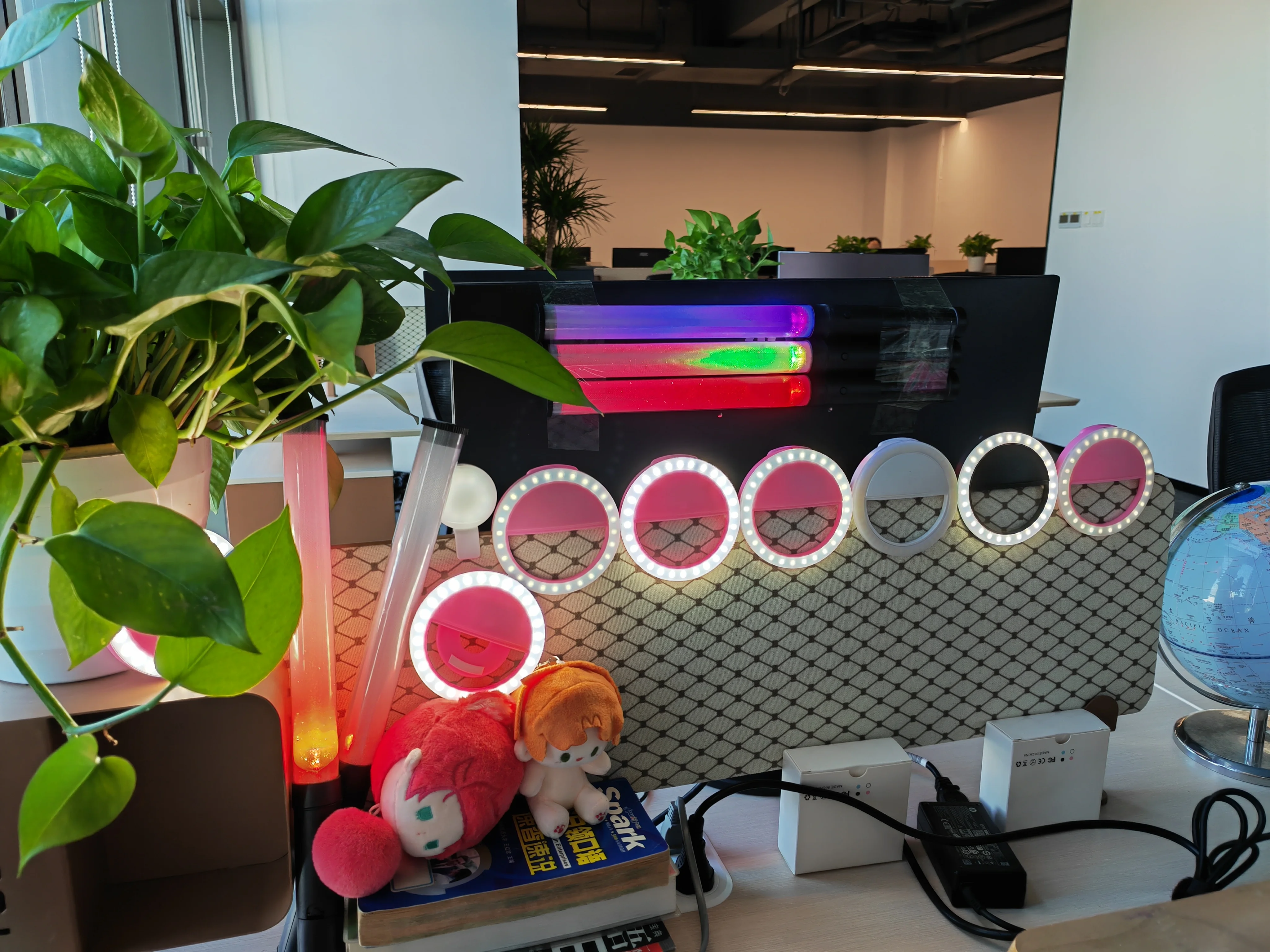 kelly USB Rechargeable A200 Phone Ring Light 36 LED Clip-On Selfie Fill-in Light IP65 Plastic Body Portable AC Power Supply