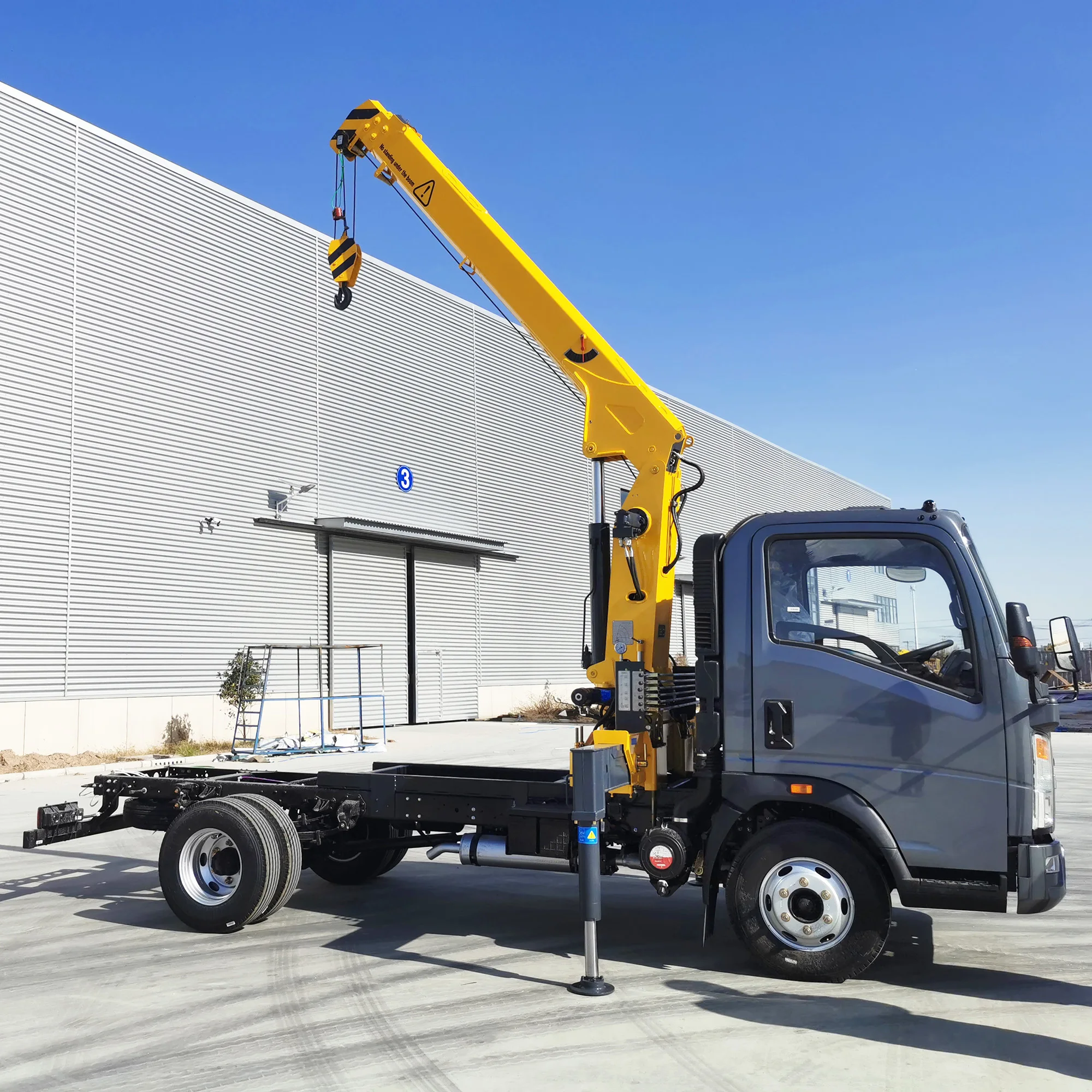 Hydraulic 3.2 Ton Straight Arm Telescopic Boom Convenient Construction Manipulator Truck Crane