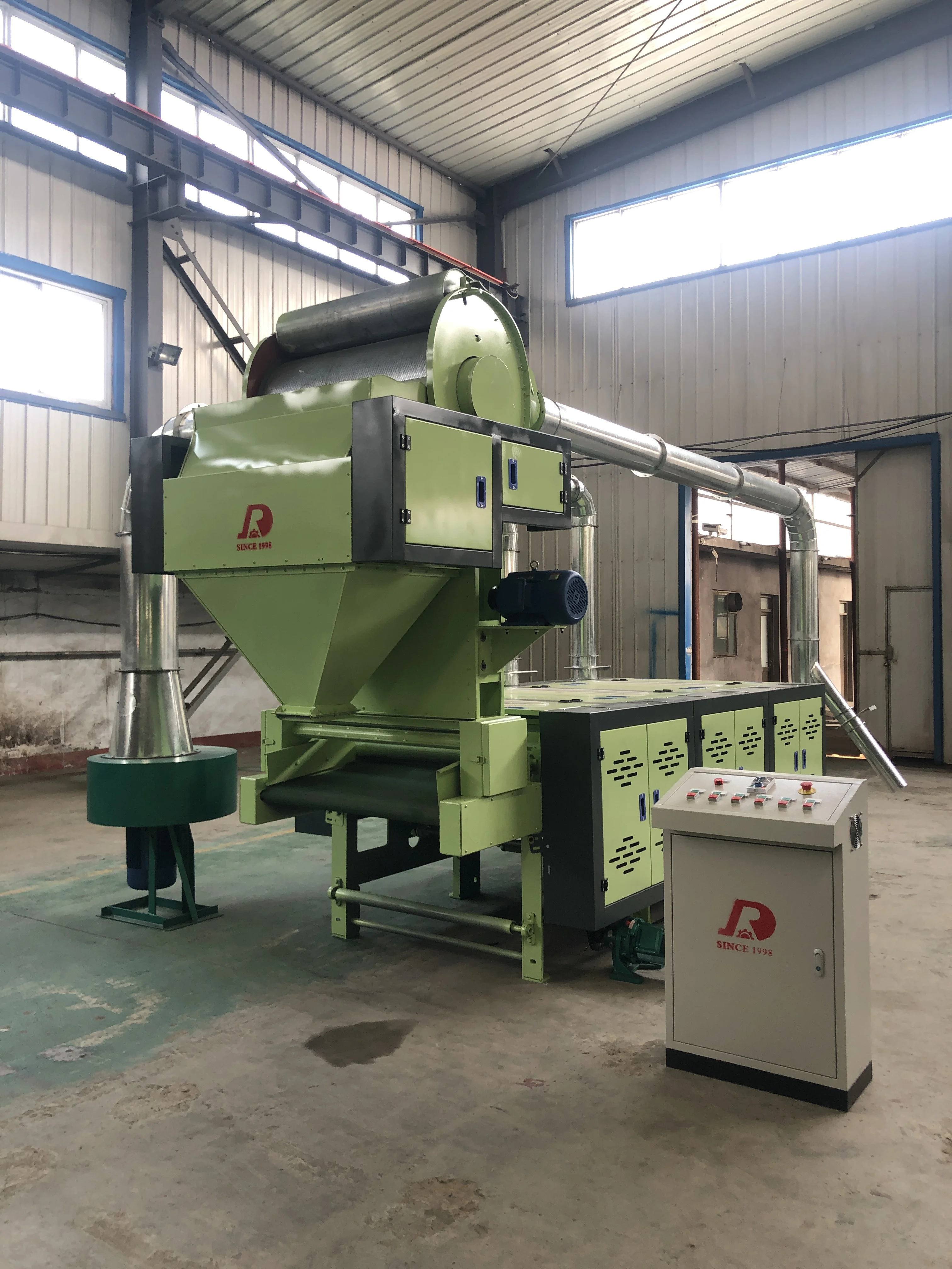 Airflow recovery machine recovers cotton fiber impurities