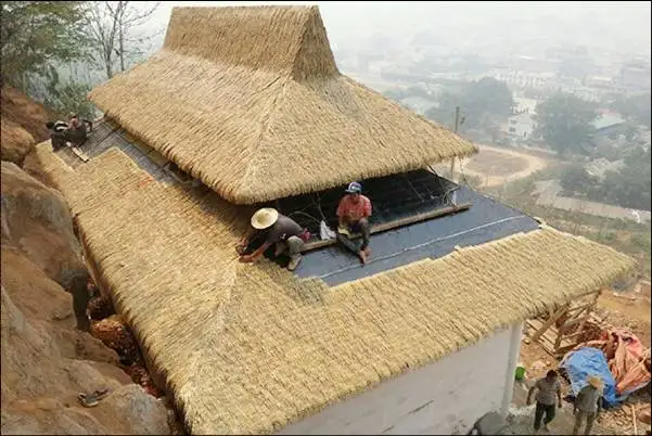 Decorative Easy Installation factory supply Plastic Imitation Thatch Roof Sheet, Garden Roof