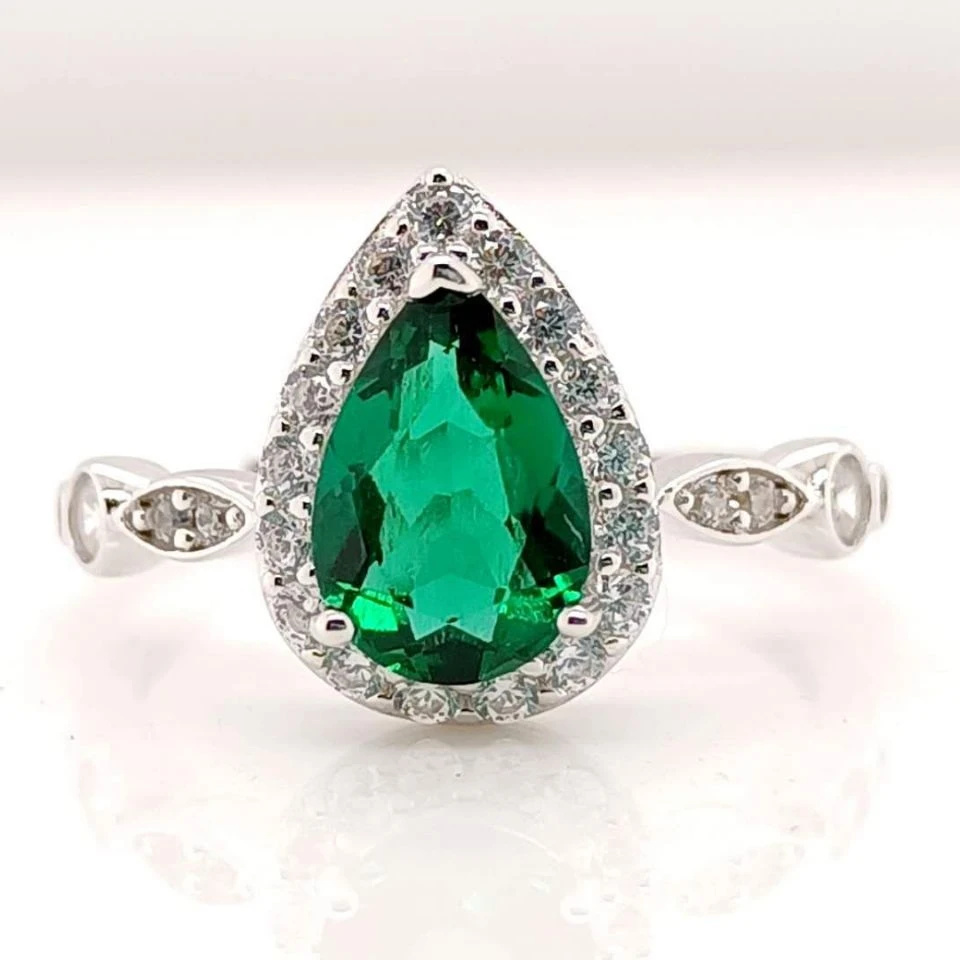 High Quality luxury Fashion Vintage Lab Grown Emerald Engagement Wedding Rings For Women