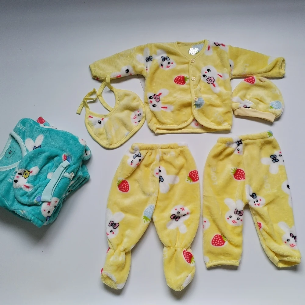 Custom Baby Clothes 5 Pieces Layette Set 0-6M Flannel Baby Winter Clothes Outfits  Newborn Baby Clothes Gift Set
