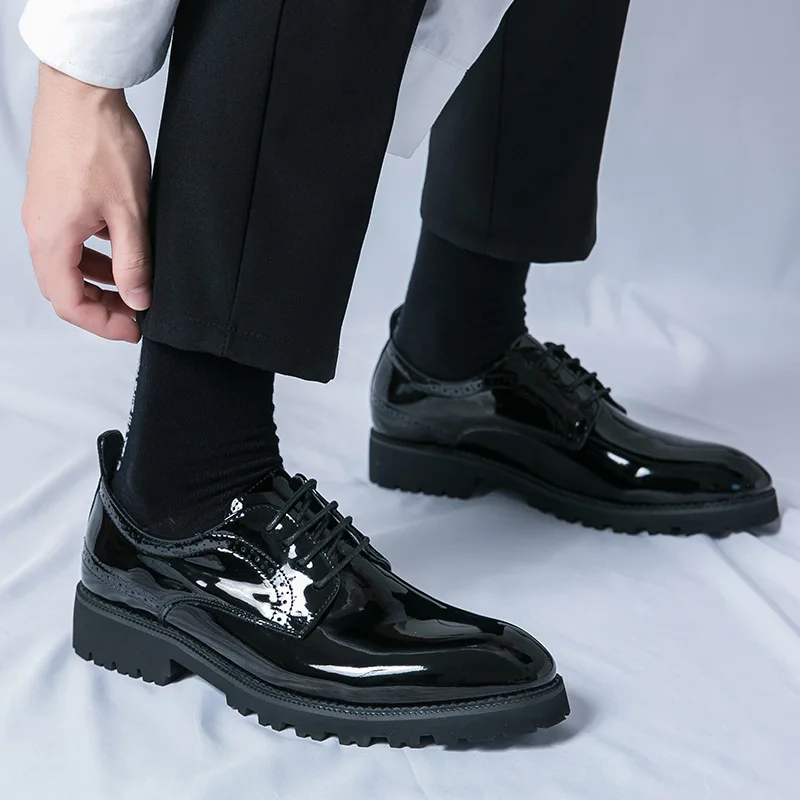 Large size leather shoes for men 2024 four seasons British style shiny pointed leather shoes thick sole heightening shoes