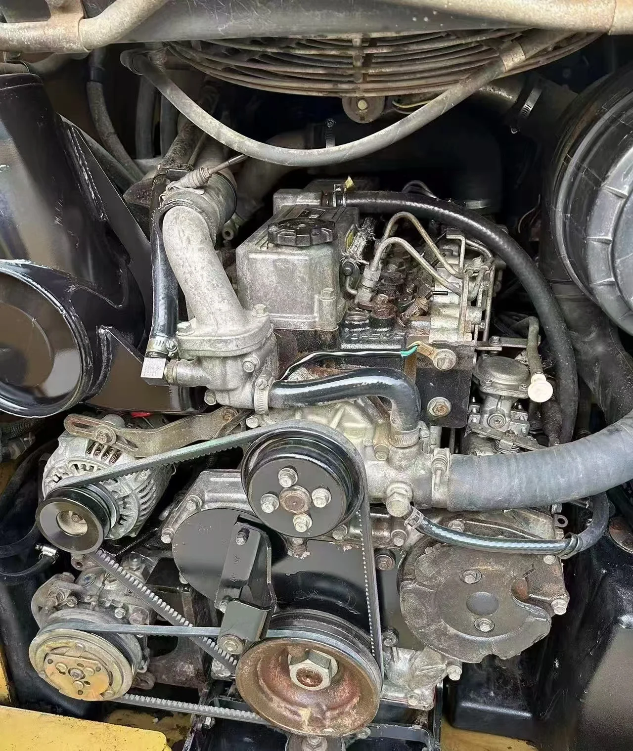 Компактный гусеничный погрузчик