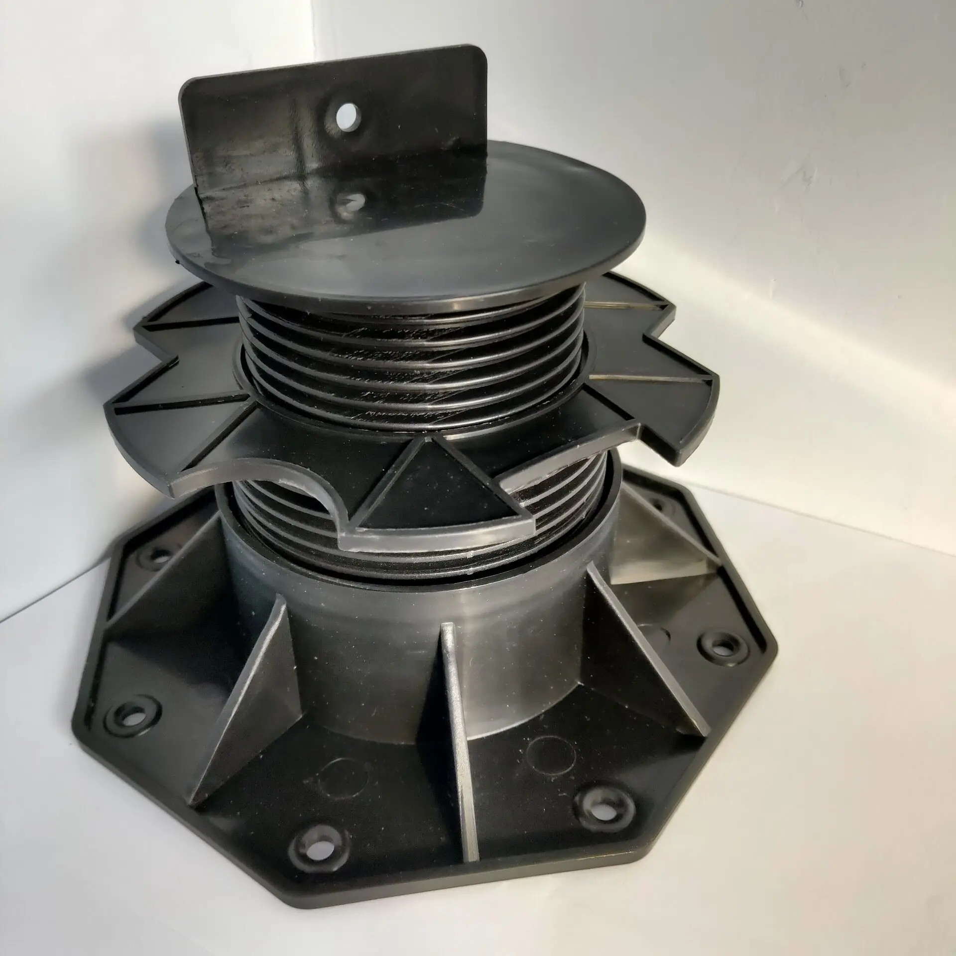 deck pedestal system with aluminum joist plastic pedestal for wpc decking