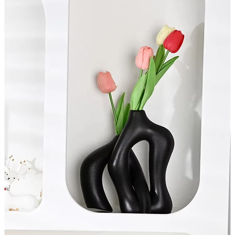 Nordic-Inspired Black and White Matt Glaze Ceramic Vase - Wholesale for Modern Home Decor