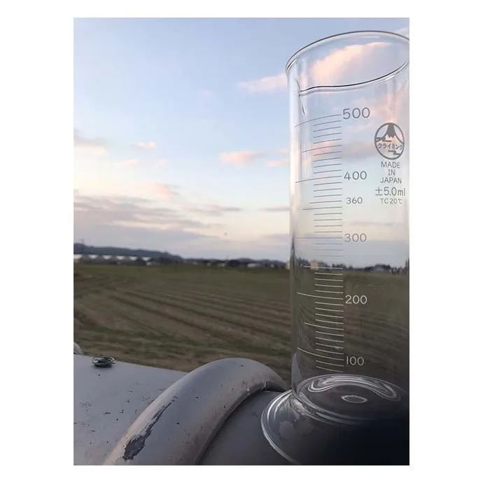 Customizable short form wide base graduated glass cylinders from Japan