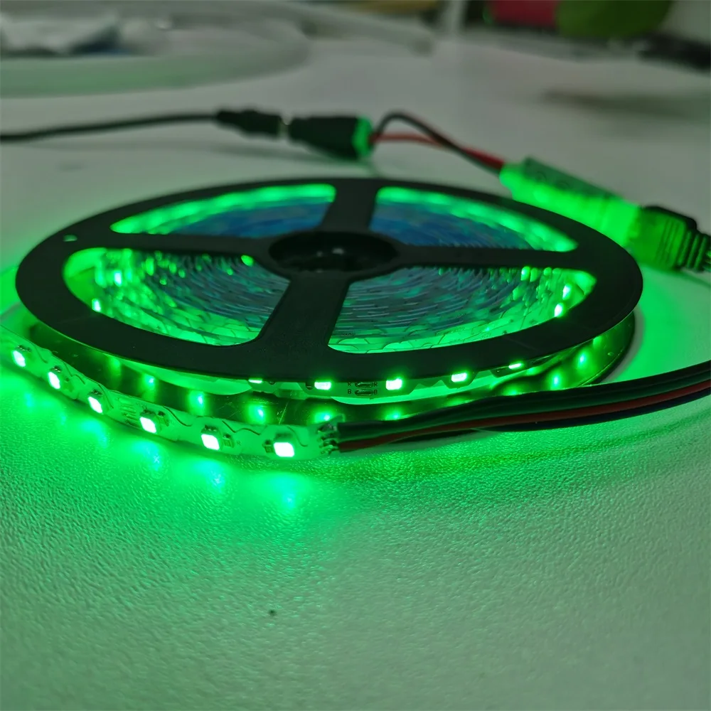 DC12V RGB SMD5050 светодиодная S-образная лента с белой силиконовой неоновой