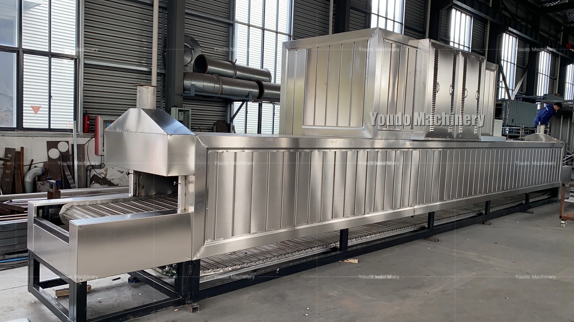 Gas Tunnel Oven with High Capacity of 200kg per hour Output and 10 to 15 cubic meters per hour Gas Consumption for Bakeries