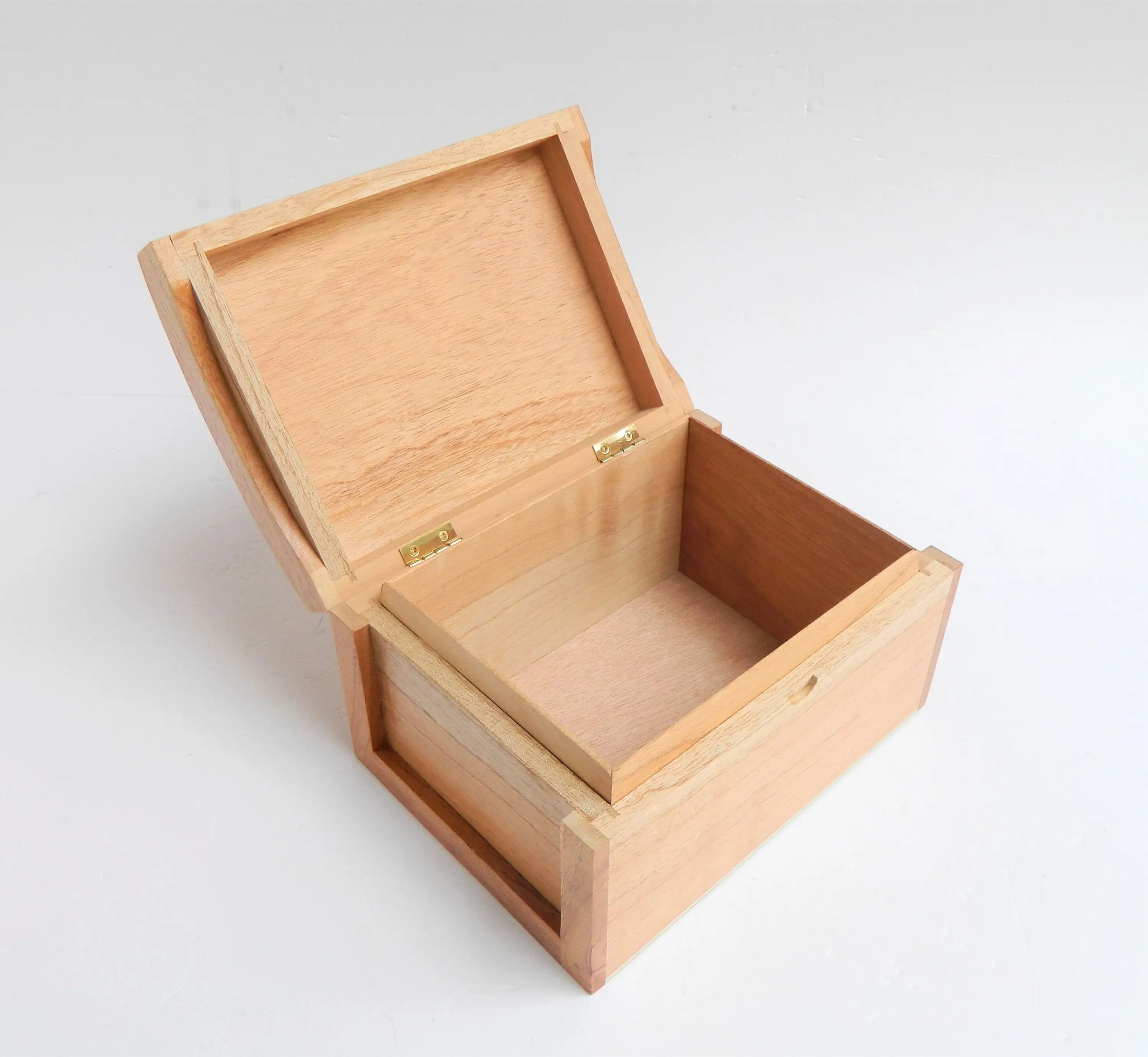 Wood Cigar Box with Lid , Keepsake Box Wood Trunk wood Cigar Boxes Manufacturer Gift for Men