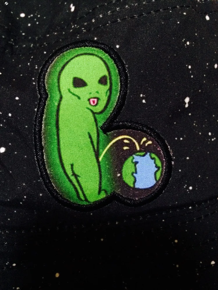 Europe and United States hight quality embroidered cartoon aliens bucket hats women fashion soft sun hat