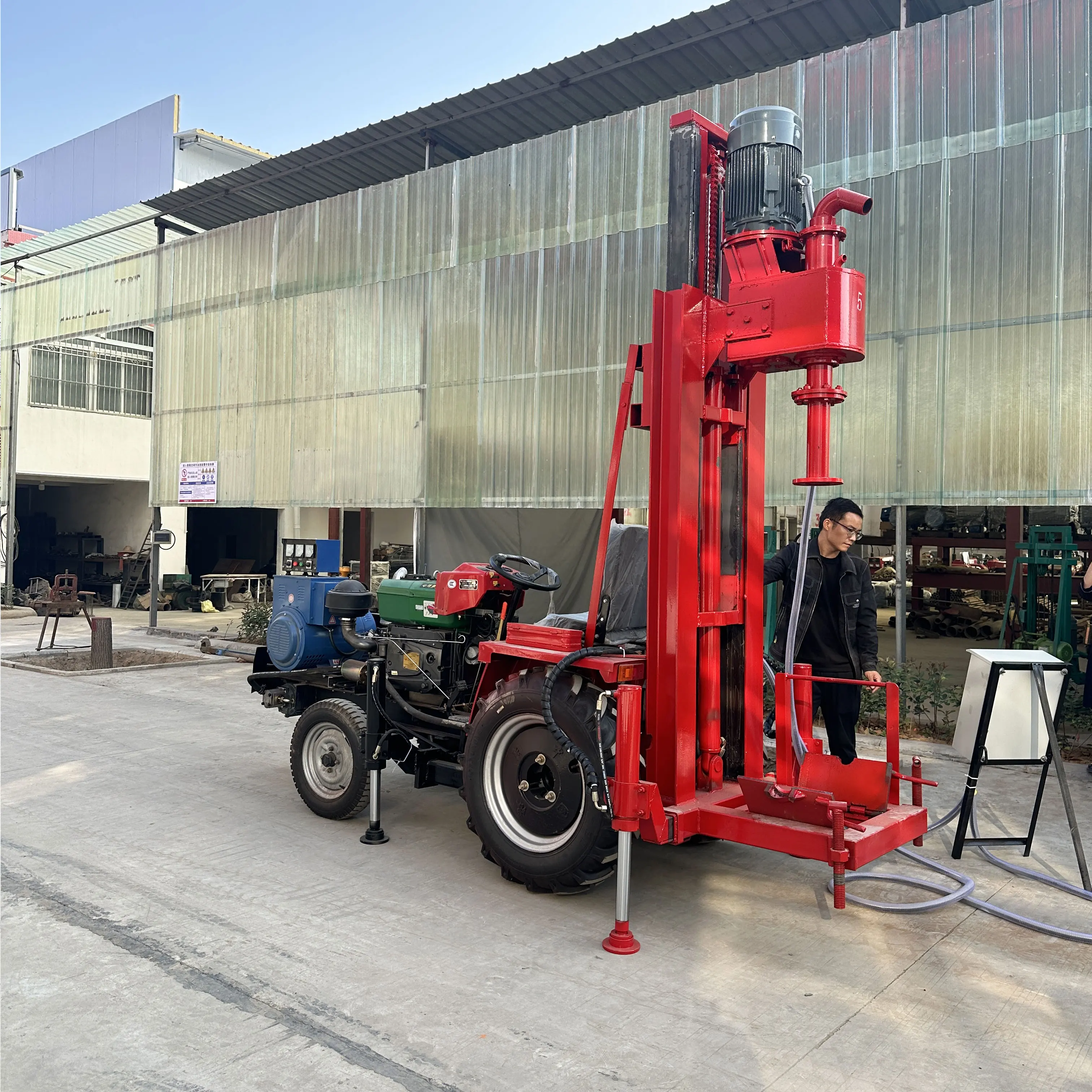 Dolphin Machinery Factory manufactures 150 meter water well drilling rig equipment