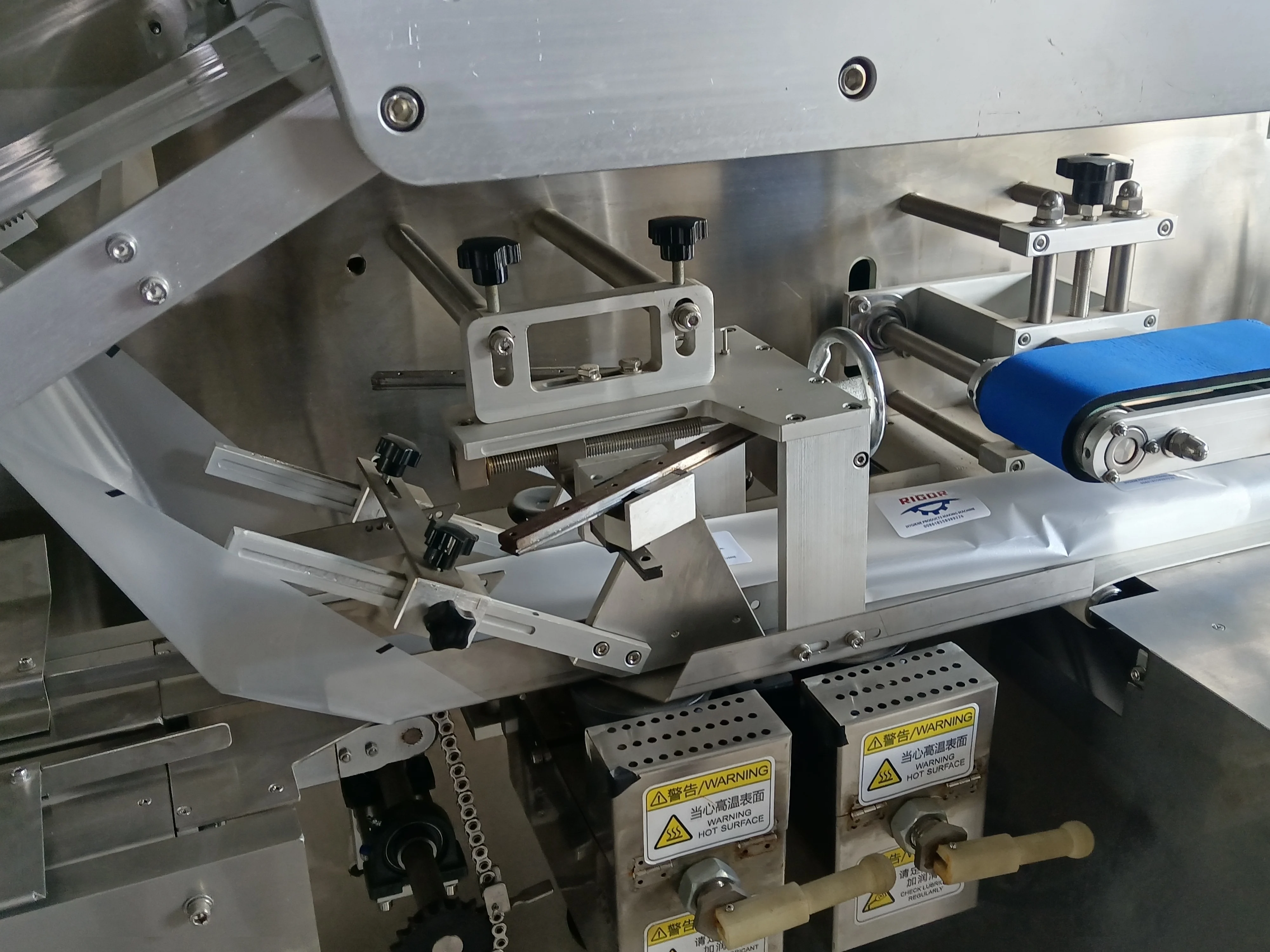 Machine For Alcohol Wet Tssue Wipes Making Machine Wet Tissue Packing Cold And Hot Wet Towel Machine