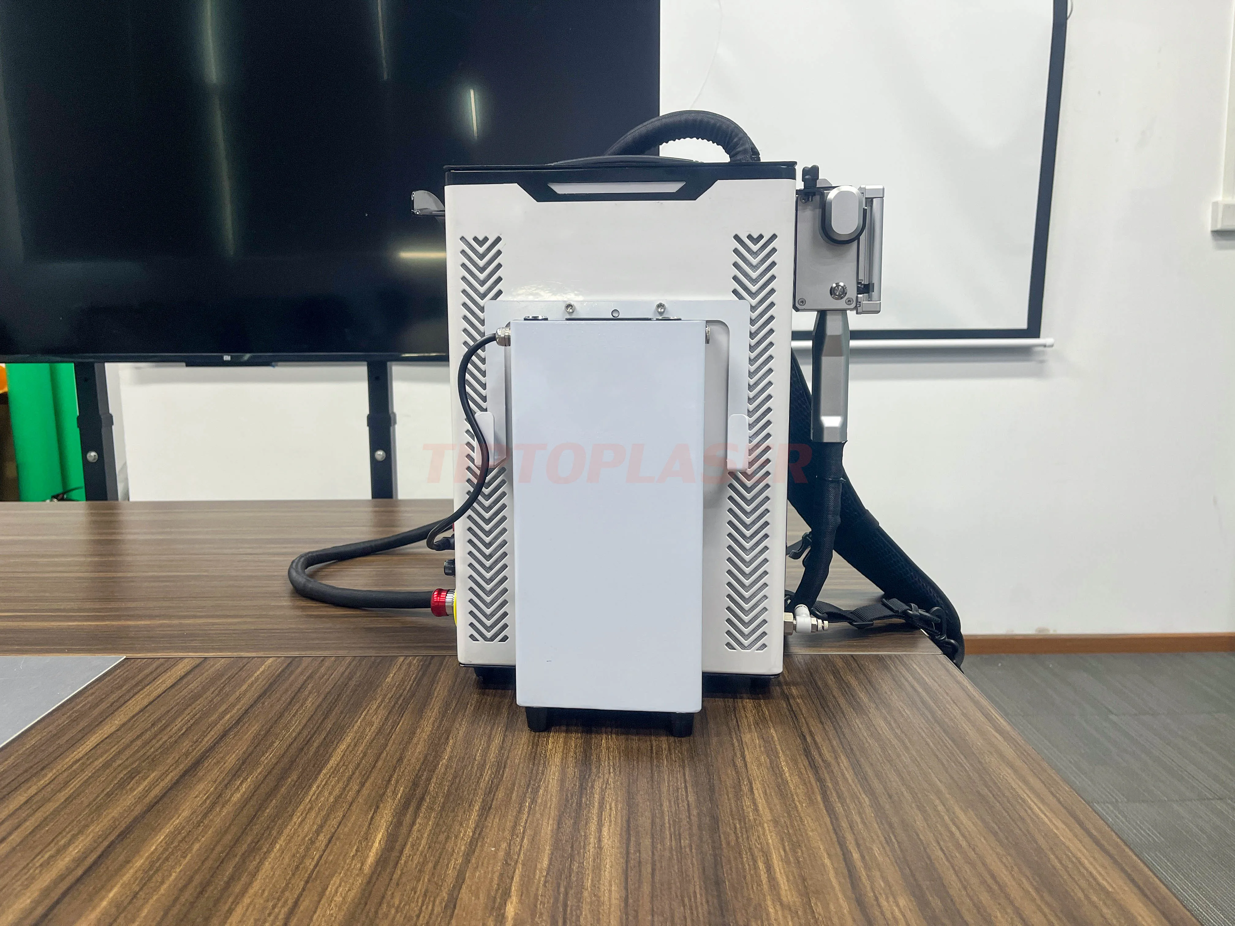 New!Outdoor Backpack Removable Battery Laser Cleaning Machine for Metal Laser Cleaner for Rust Paint Oil Removal 200W300W