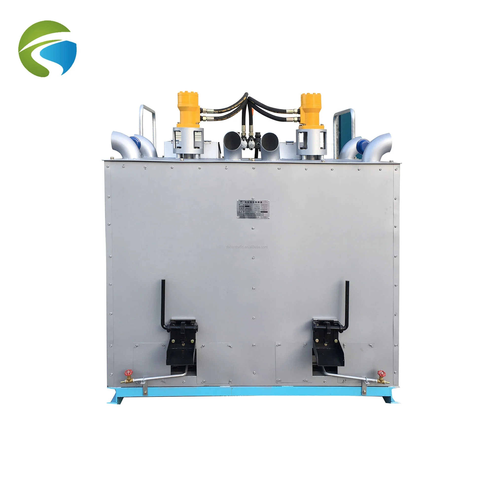 Pre-heating Road Marking Machine With Double Cylinder Hydraulic Hot Melt Kettle For Paint Line