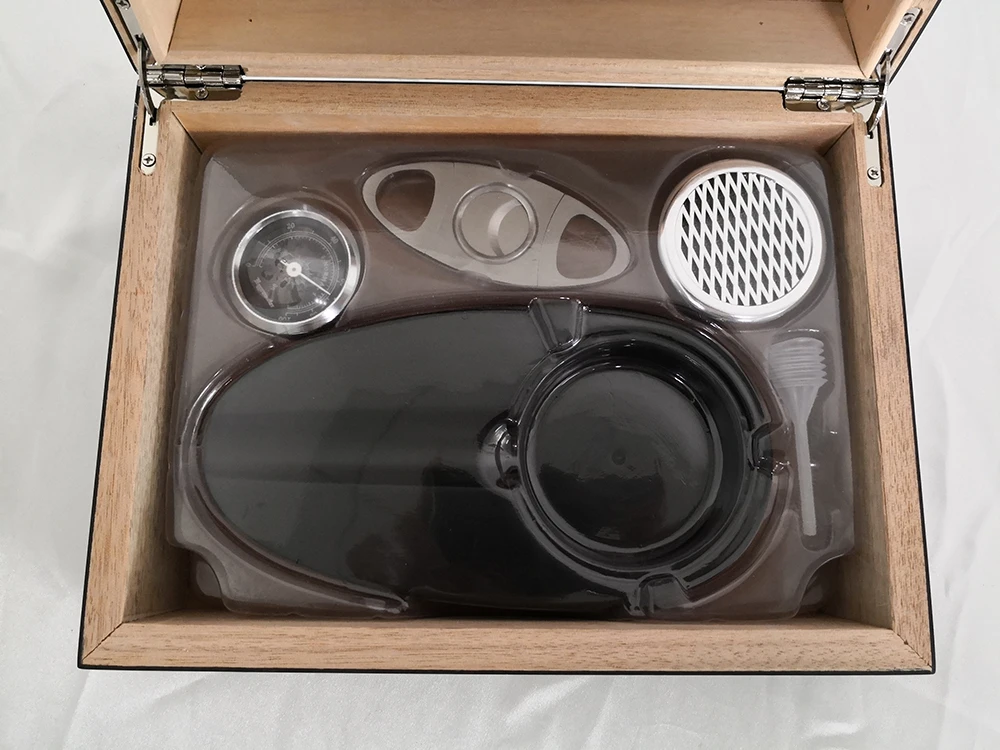 Sonny Wholesale Exquisite 12 To 20 CT Walnut Black Cigar Humidor Set With Cigar Ashtray Humidifier And Cutter