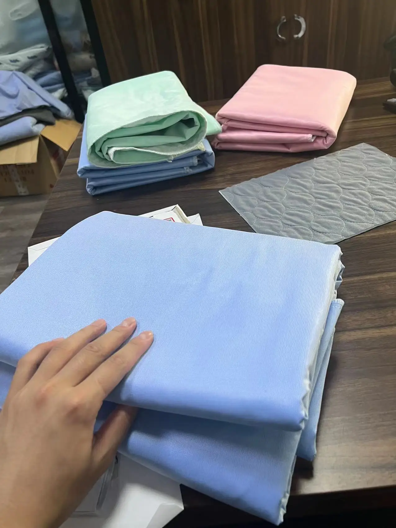 Wholesale Reusable Waterproof Bed Underpads Non-slip Back Elderly Kids Microfiber Pads Reusable washable pads for the elderly