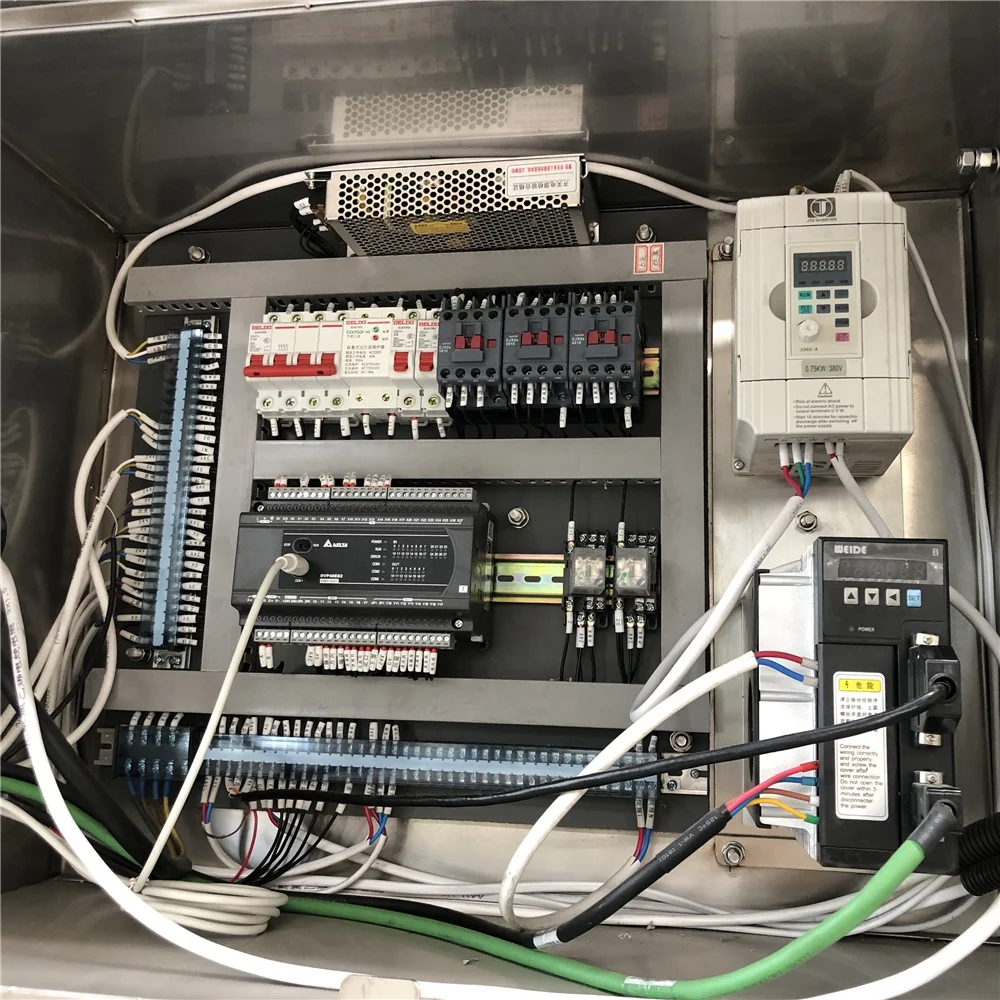 Linear filling machine, automatic liquid dispensing packaging machine