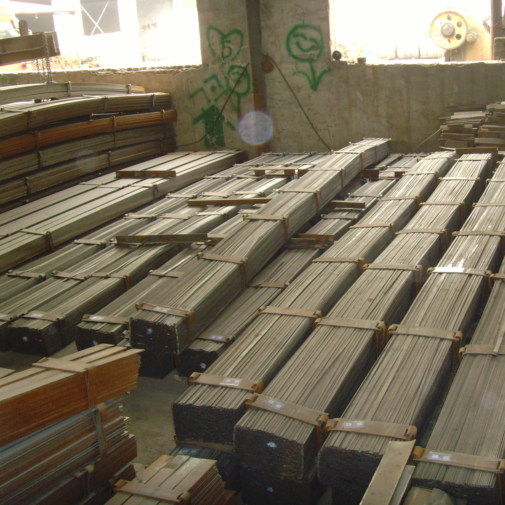 Китай высокое качество горячекатаный плоский стержень низкая цена стальной строительный материал Мягкая Черная Стальная