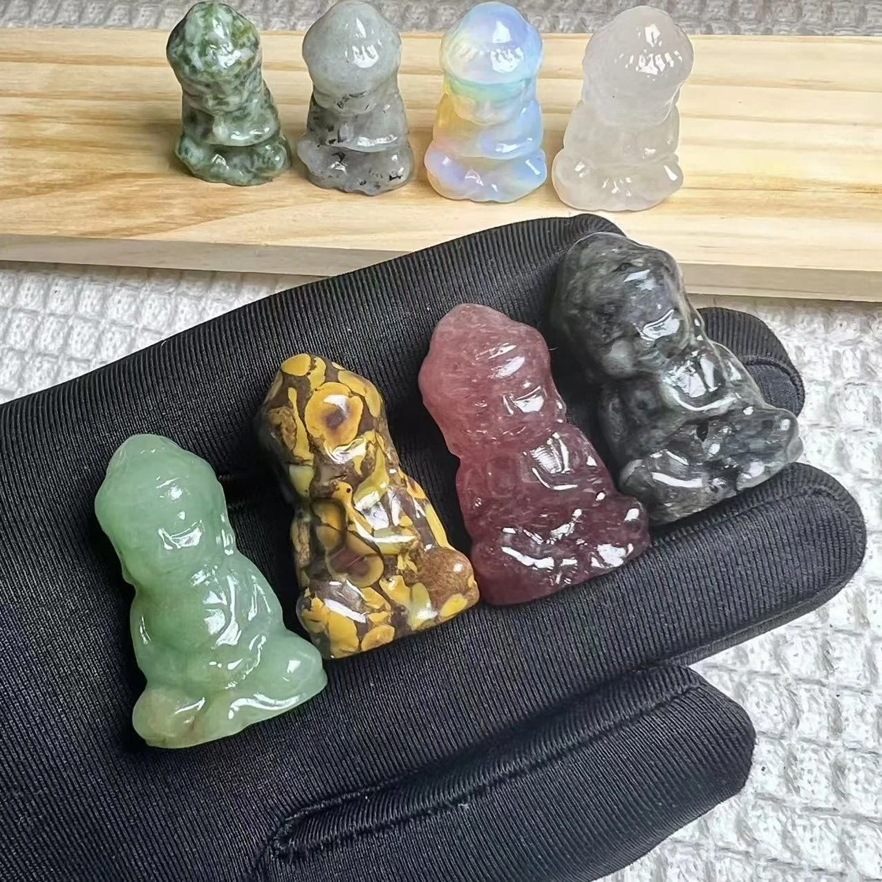 Wholesale Natural Gemstone Buddha Sculpture Handcrafted Crystal Sculpture Reiki Theme Crystal Healing Buddha Home Decor