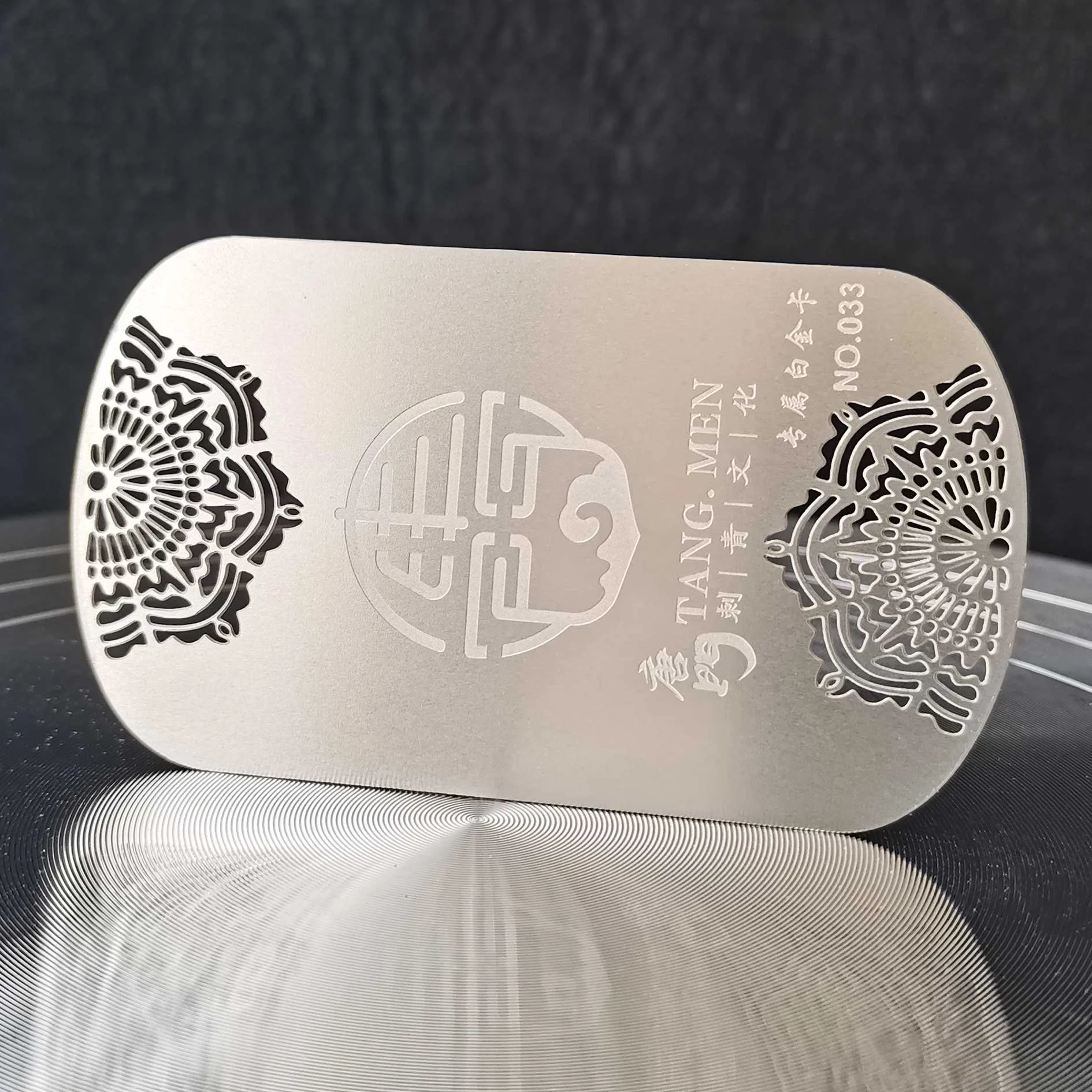 Customized Cheap Die Cut Metal Credit Card Stainless Steel Vip Member Metal Business Cards for Laser Engraving