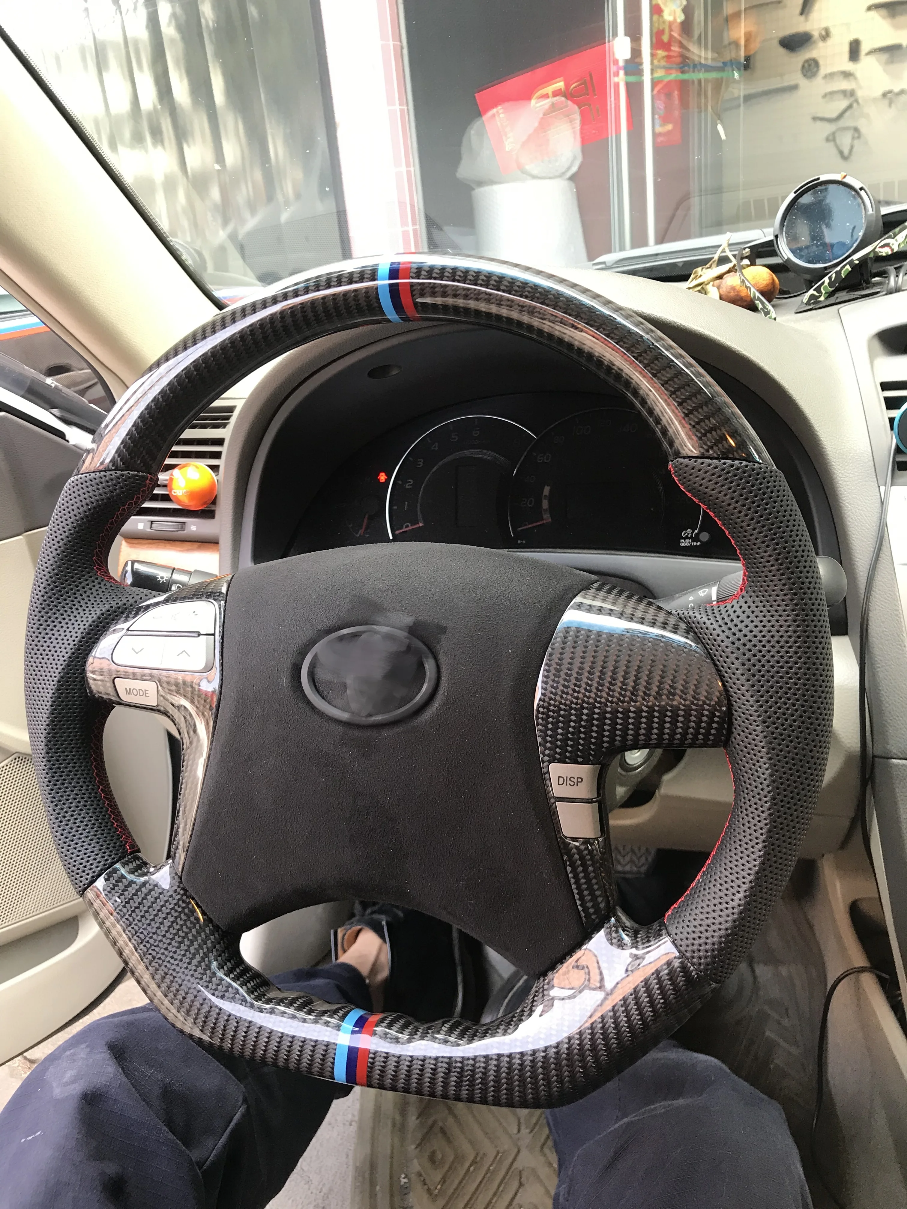 Черное светодиодное кожаное рулевое колесо для Toyota Corolla Camry Yaris из углеродного волокна под заказ