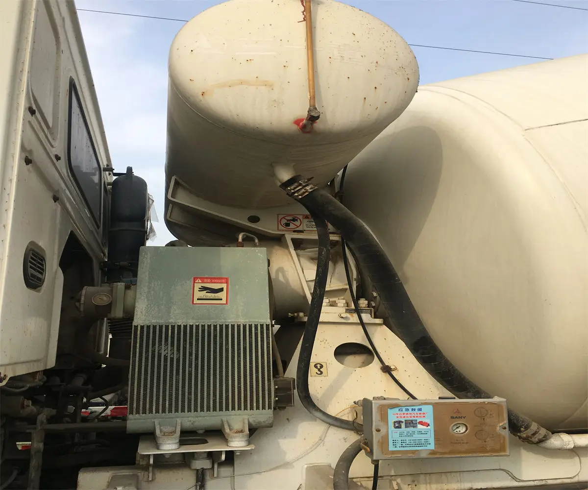 Used Japan made  Hino 700 500 mixer truck Howo Shacma 18cbm 14cbm 12cbm 10cbm concrete mixer trucks original paint spare part