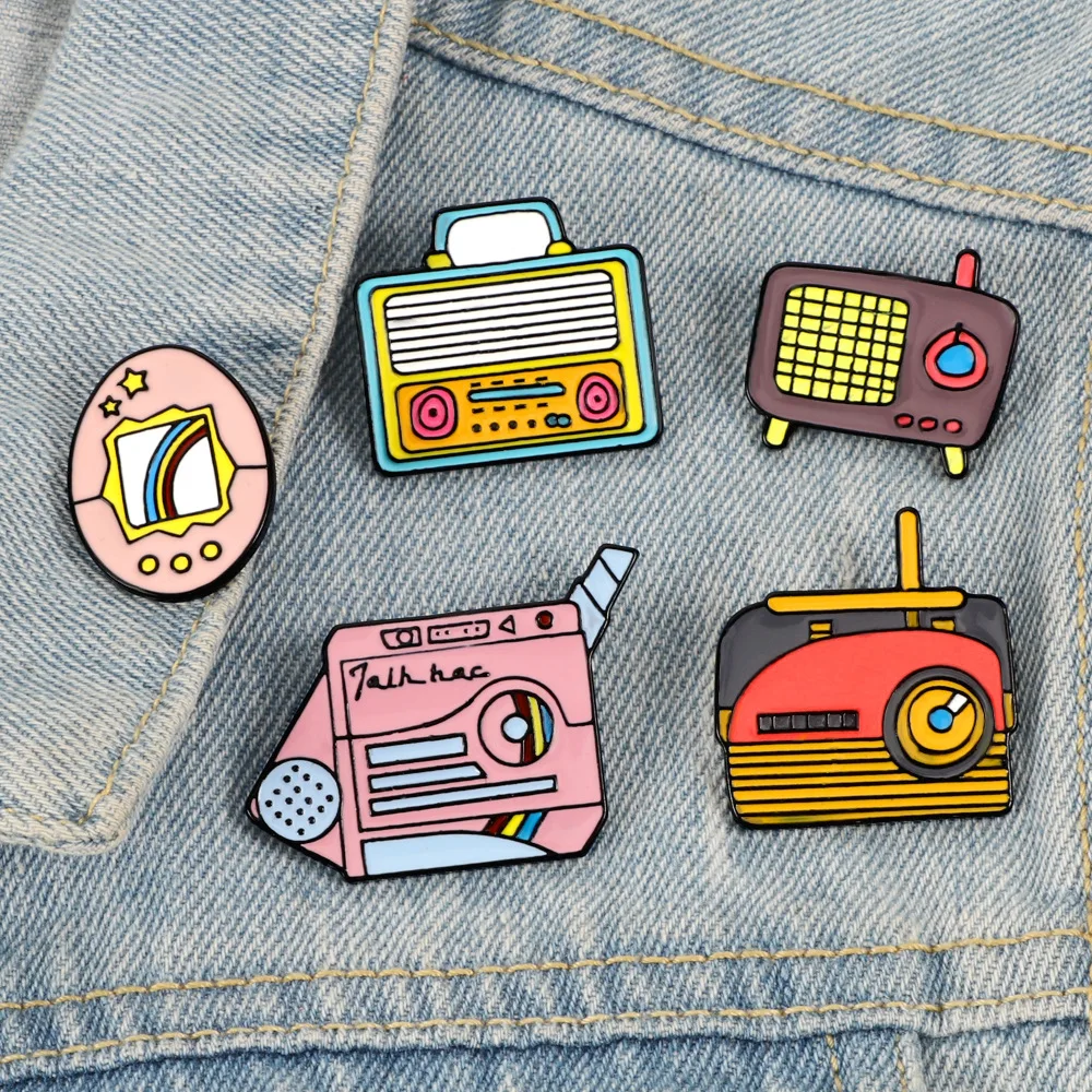 Creative Pink Ornament Cartoon Retro Electric Brooch Computer Monitor Handle Metal Enamel Lapel Pin