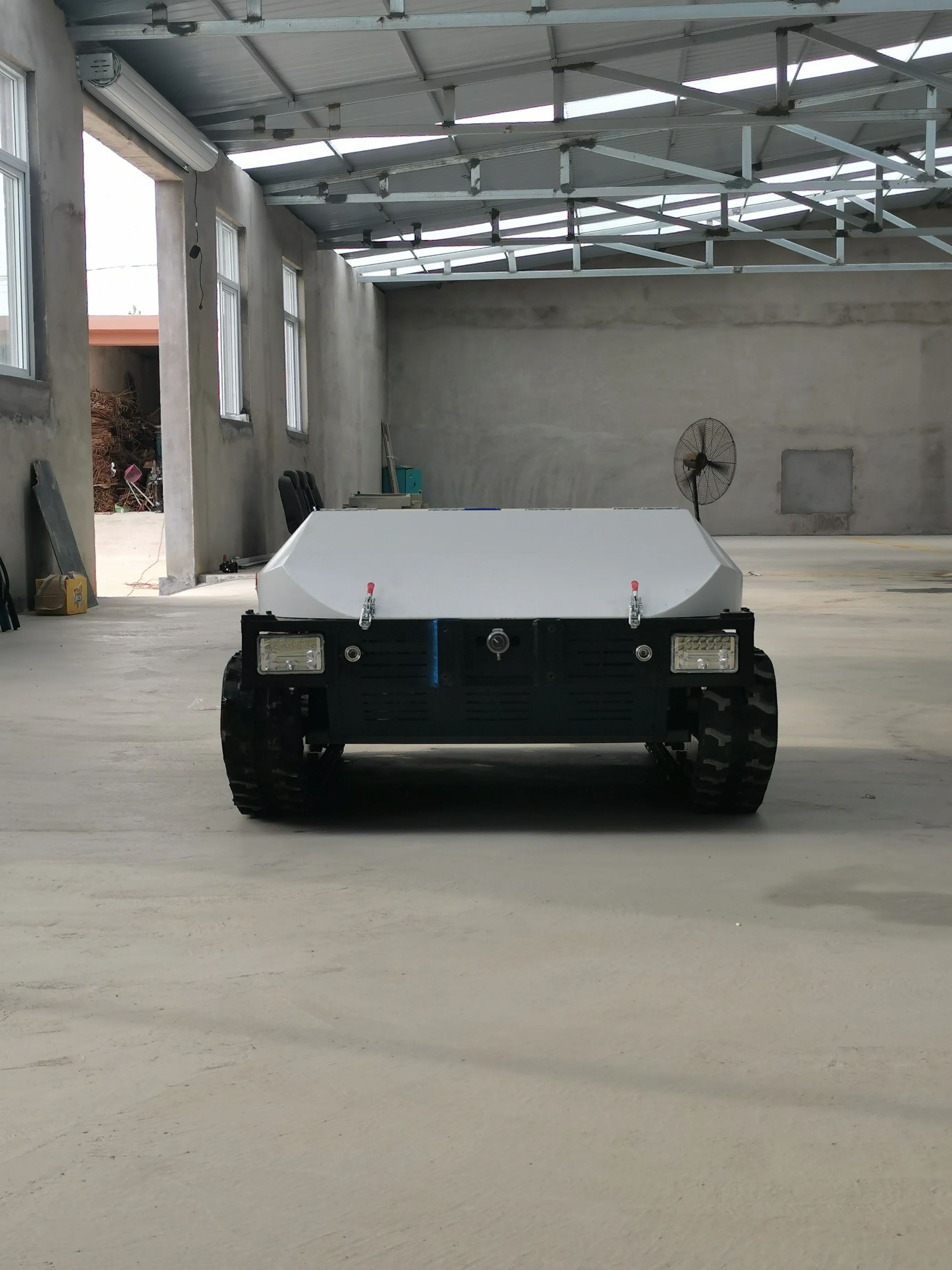 Remote control agricultural use 300/500/1000L efficient sprayer agriculture for farm/orchard