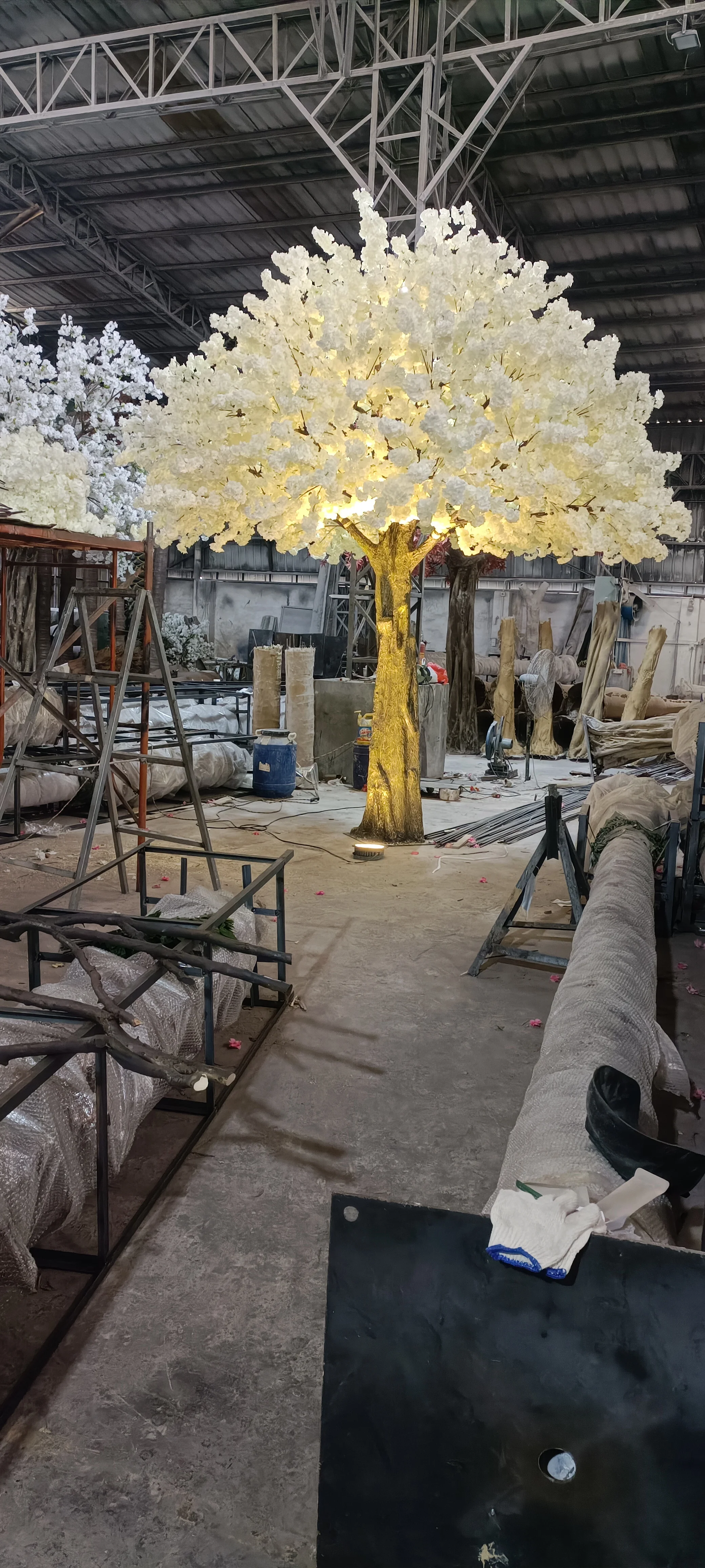 Artificial flowering treesCherry Blossom Tree Wedding Decorationcherry blossom tree centerpiece