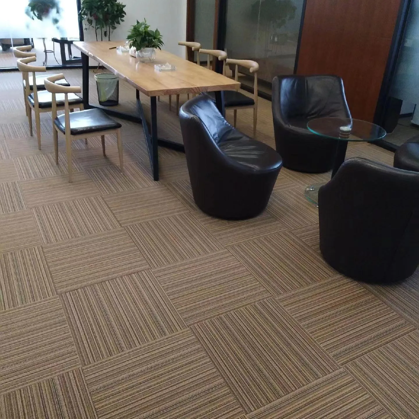 The wholesale of custom square carpets, high-end hotel carpets, living room carpets, patchwork carpets and small carpets.