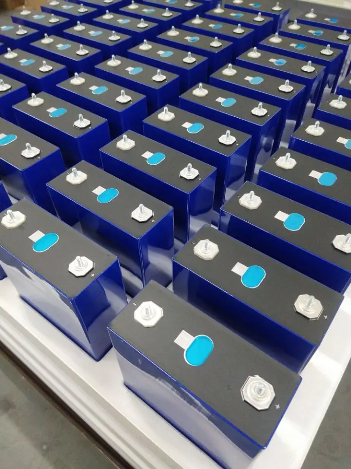 Docan High Capacity Lifepo4 320Ah 340Ah Rechargeable Battery EV 3.2V LF280K Energy Storage Battery Lithium Ion Batteries 310Ah