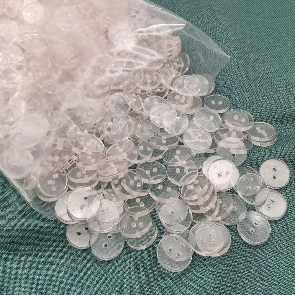 15mm 24L 2 holes clear color plastic polyester resin button in clear color