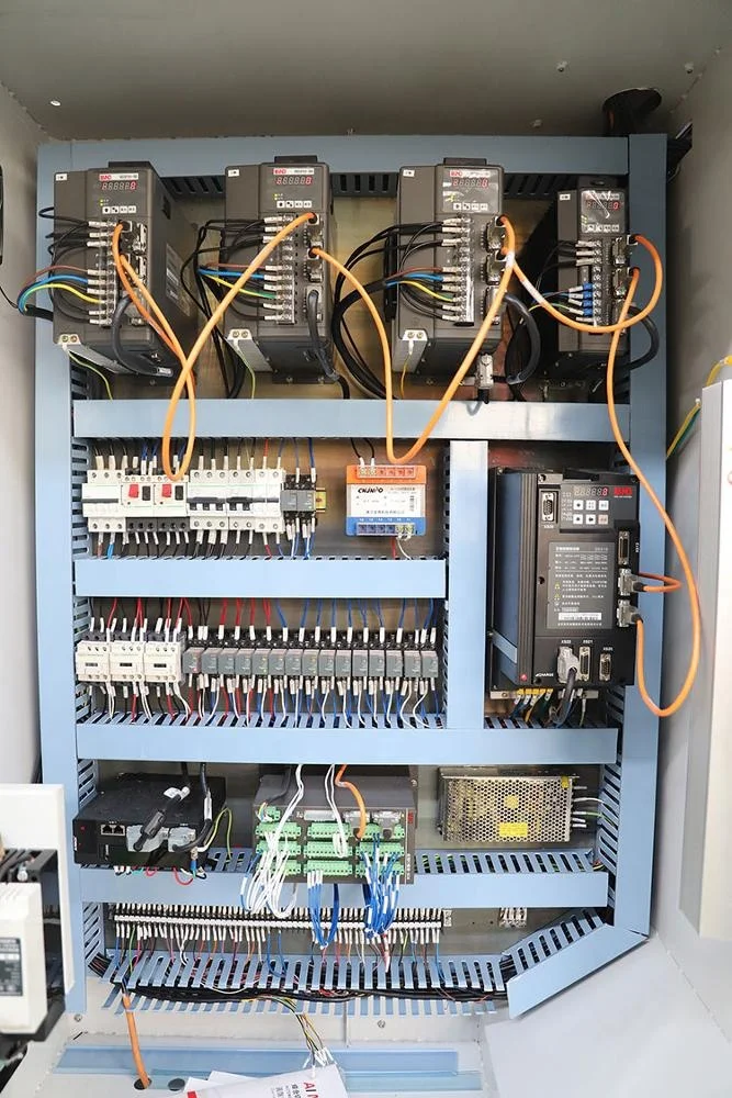 Fanuc Настольный cnc вертикальный фрезерный станок обрабатывающий центр VMC600